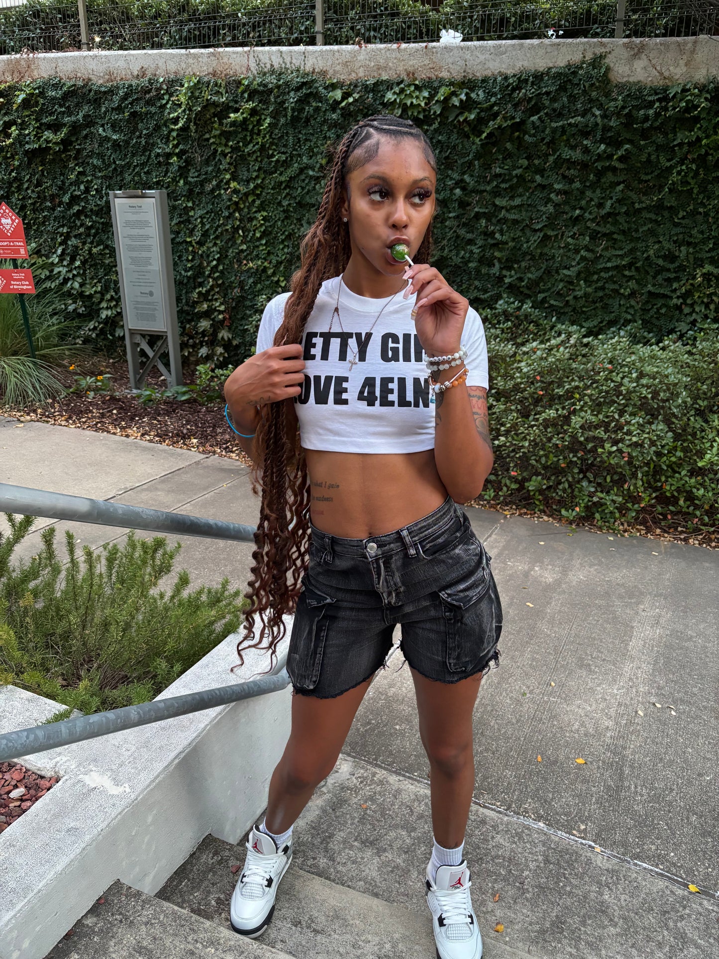 "Pretty Girls" Tee