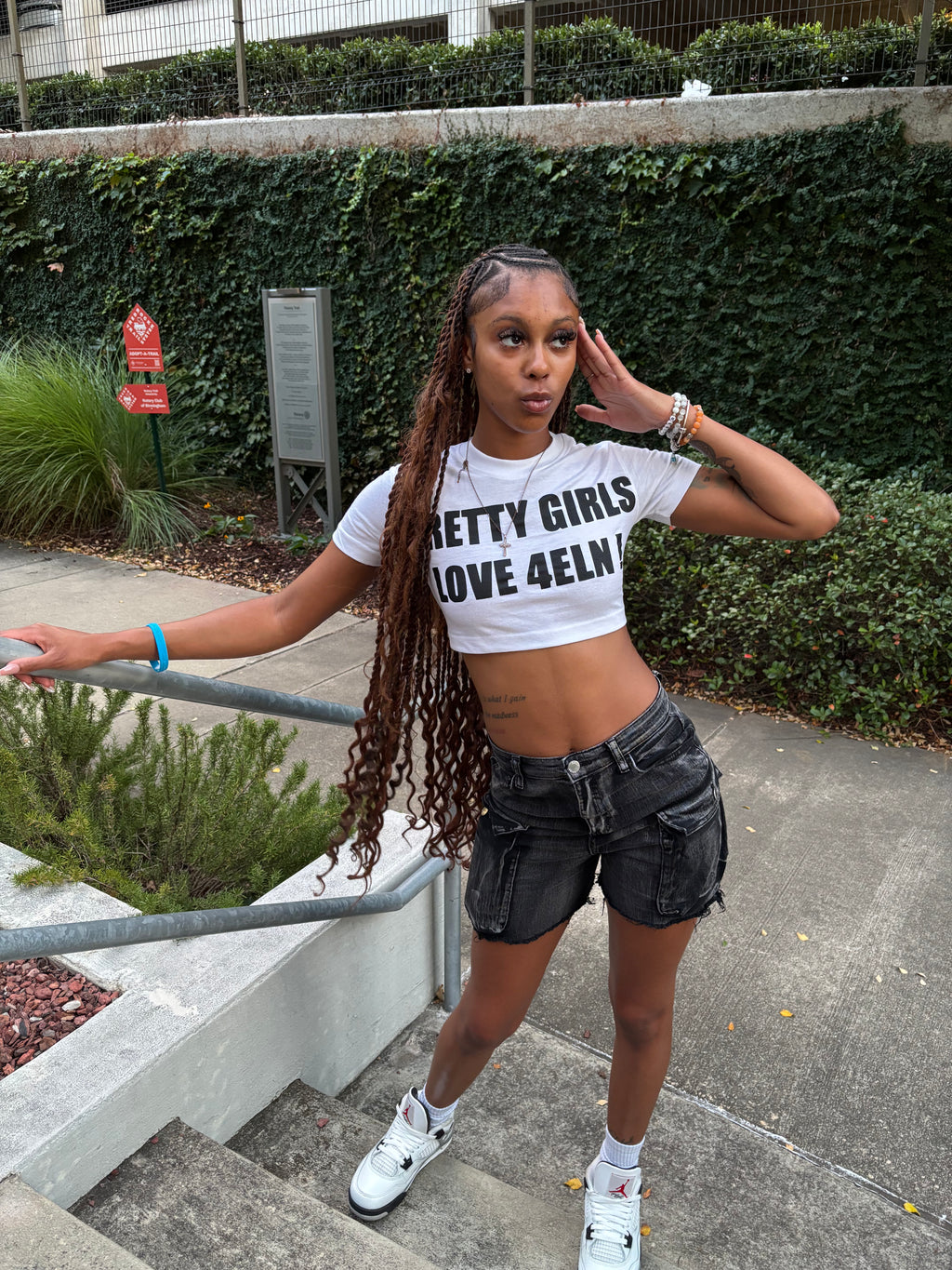 "Pretty Girls" Tee